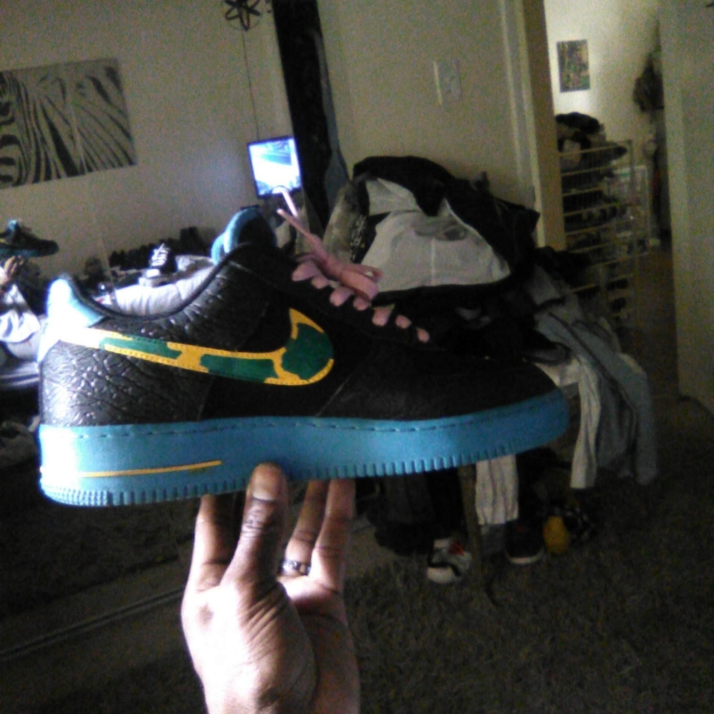 Shoes - Picture 6 of 7